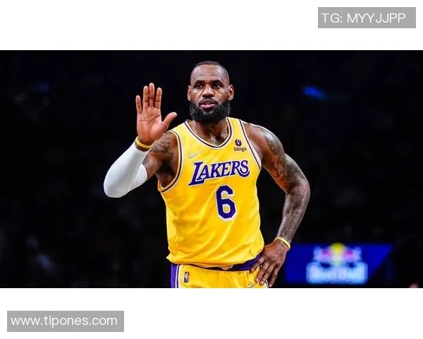 全球足坛巨星：影响力与传奇的塑造者和时代的符号