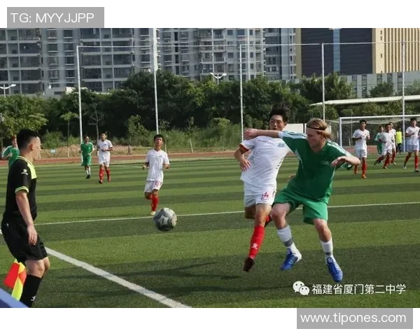 福建厦门二中足球球星崭露头角 引领校园足球新风潮