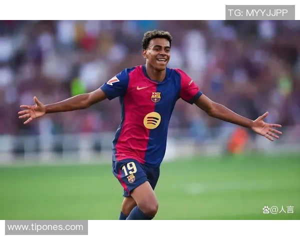 足球巨星同款装备大比拼谁的选择最具优势与性价比 足球巨星同款装备大比拼谁的选择最具优势与性价比