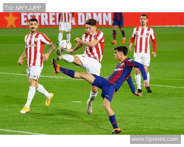 世界高个子足球球星盘点 身高优势如何影响比赛表现与竞技状态 世界高个子足球球星盘点 身高优势如何影响比赛表现与竞技状态